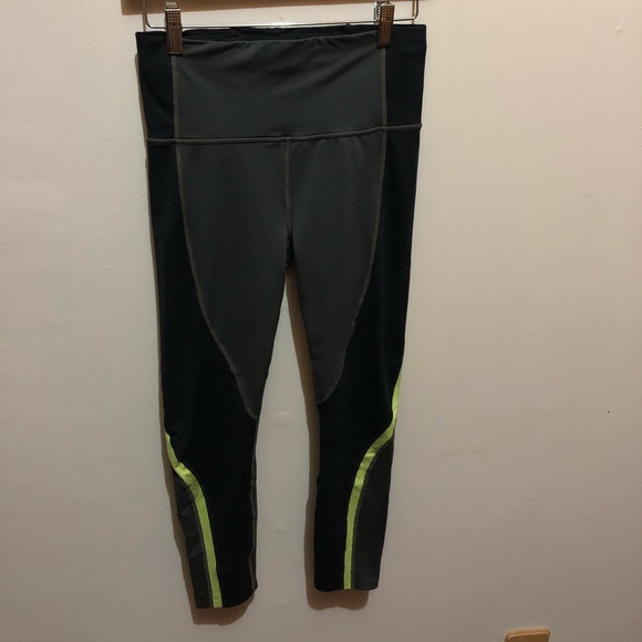 Athleta high waisted leggings - Picture 3 of 6